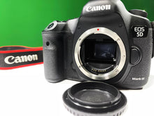 Load image into Gallery viewer, Canon EOS 5D Mark III
